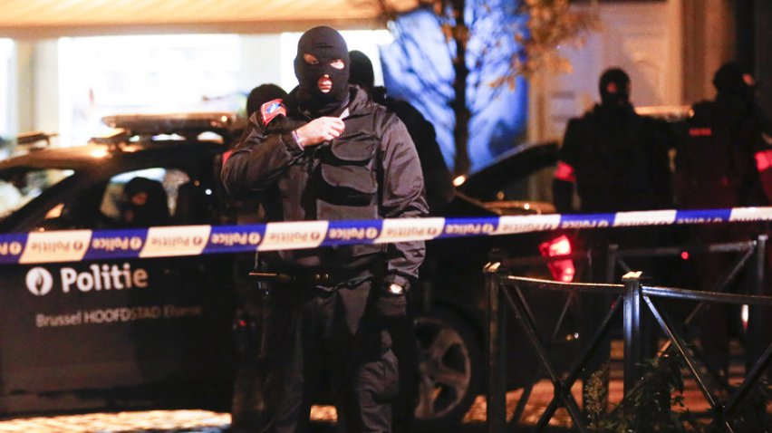 Автоматы для терактов в Париже террористы приобрели в интернете