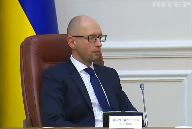 Яценюк отставками министров шантажирует фракцию Порошенко