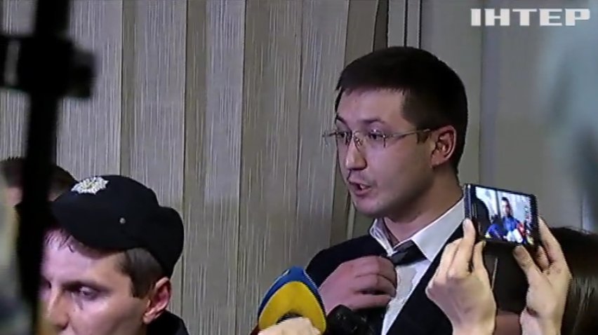 Суд над Корбаном завершился дракой из-за SMS прокурора (видео)