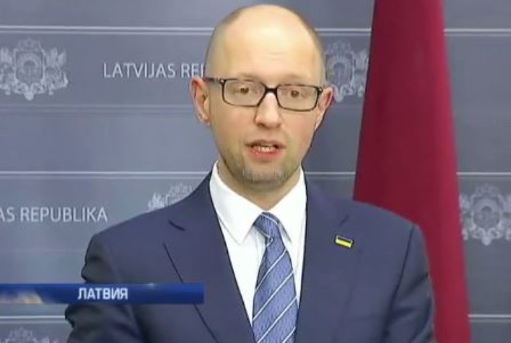 Яценюк в Латвии обговорил безвизовый режим для Украины