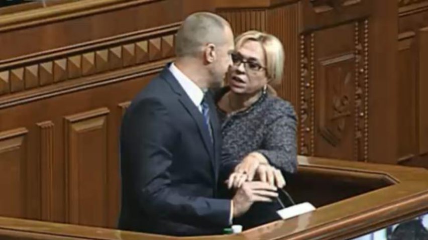 Андрей Тетерук ударил Александру Кужель бутылкой по голове