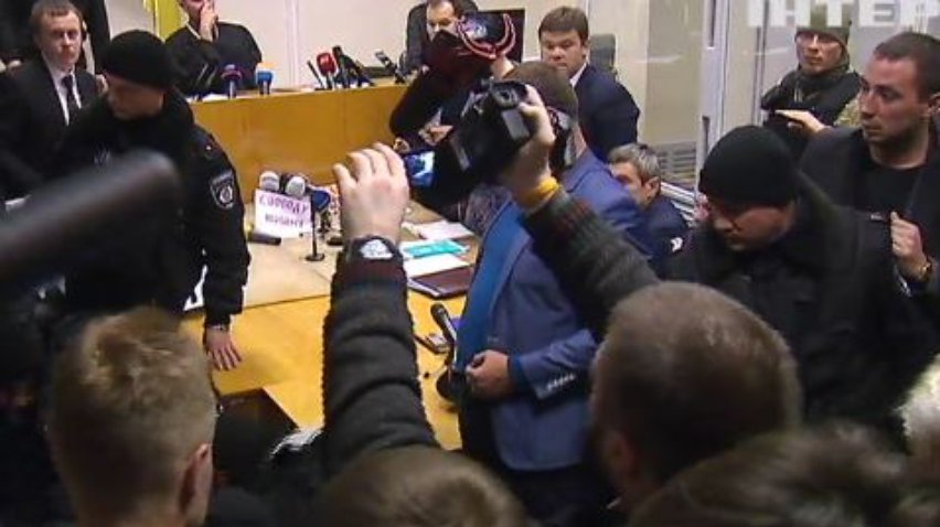 На суде над Корбаном упал в обморок милиционер