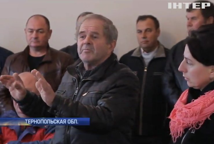 На Тернопольщине селяне восстали против объединения в громады (видео)