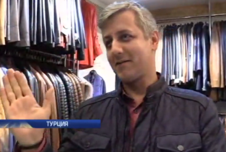 Торговцы рынка в Стамбуле учат украинский язык (видео)