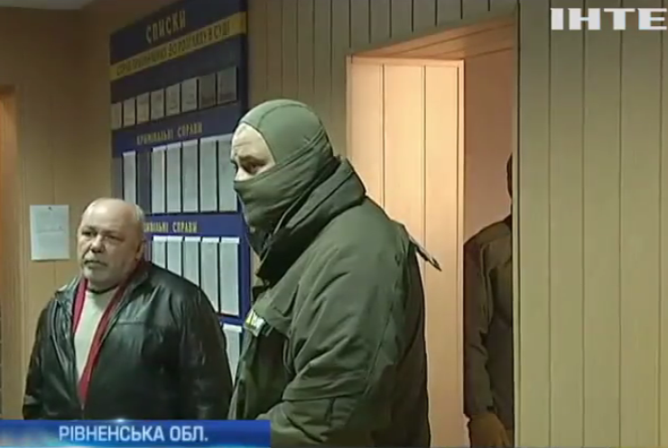 СБУ обшукала кабінет судді на Рівненщині
