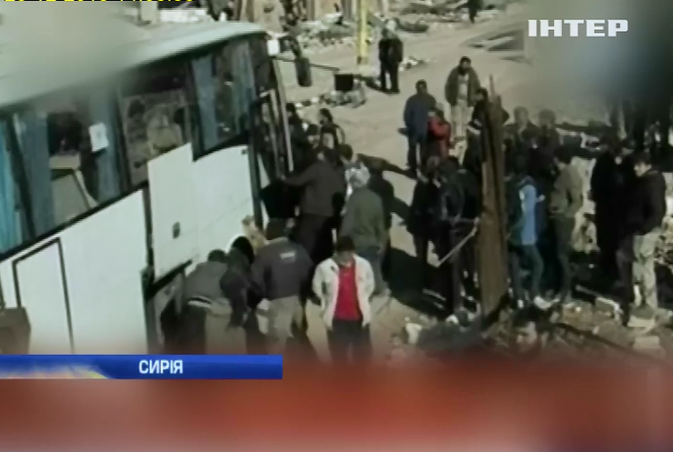 Повстанців Сирії евакуюють автобусами до Лівану