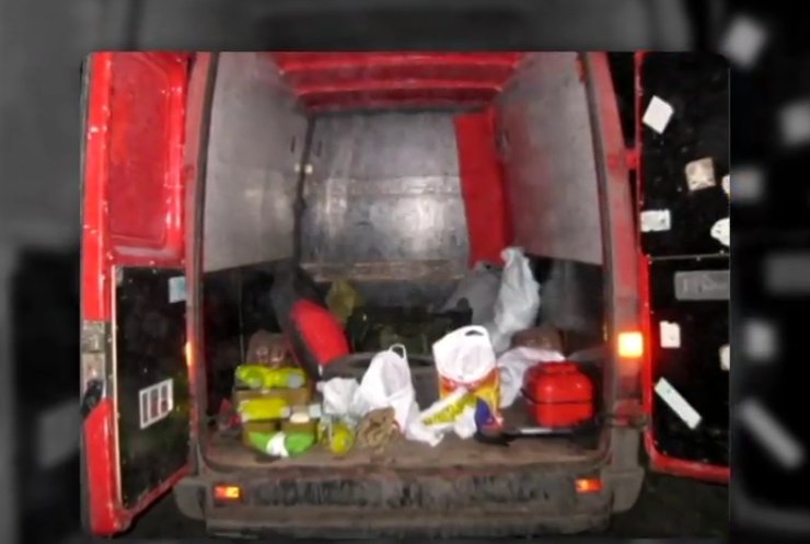На Харківщині затримали мікроавтобус із вибухівкою та набоями