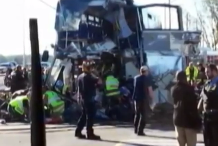У Мексиці потяг зіткнувся з автобусом - шістнадцятеро загиблих