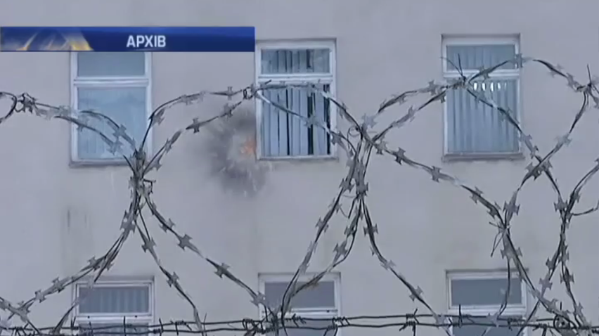 У військкомат в Рівному поцілили боєприпасом з гранатомета ГП-25
