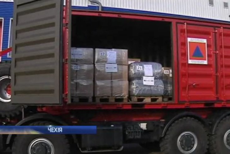 Чехія відправила Україні 4 вантажівки з гумдопомогою
