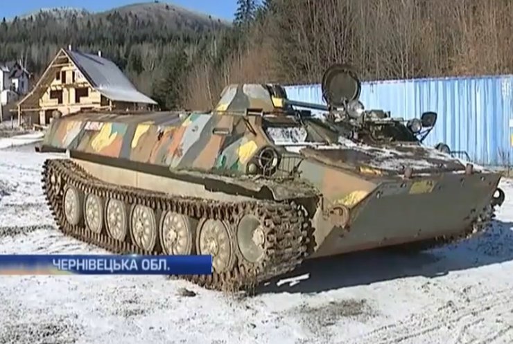 Буковинці подарували військовим на Донбасі відреставрований тягач