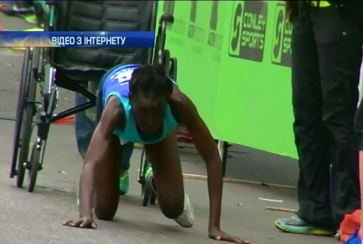 Бігунка з Кенії повзла останні 50 метрів до фінішу