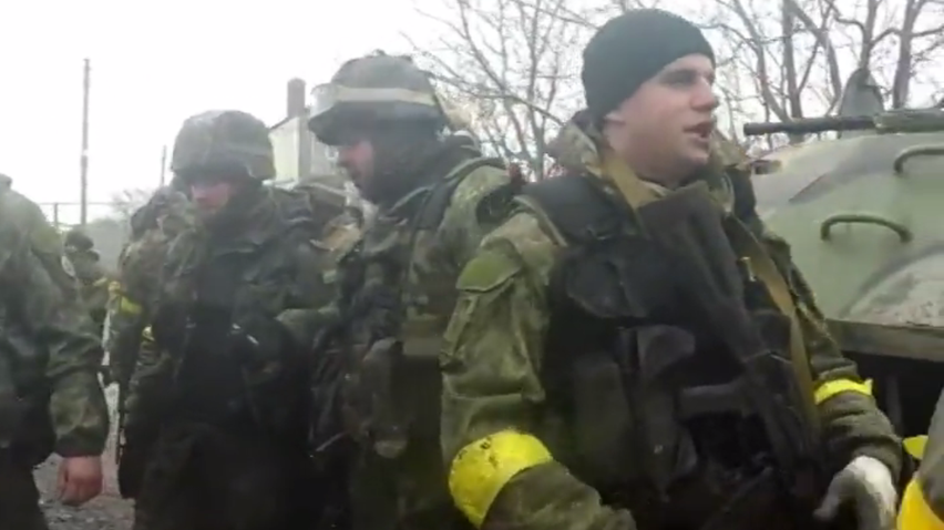 Военные пешком и с боями выбираются из Дебальцево