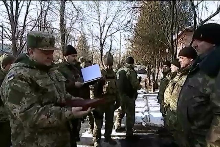 Петро Порошенко нагородив бійців Мукачевської бригади