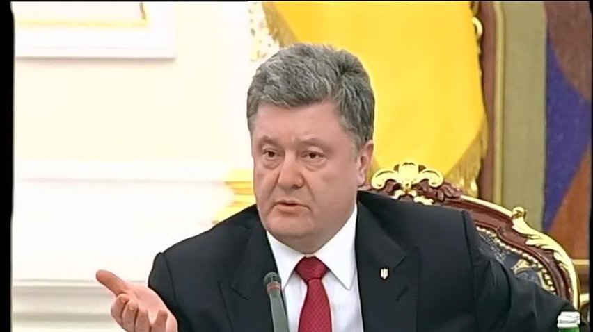 Порошенко закликав не спекулювати на кількості загиблих у Дебальцевому