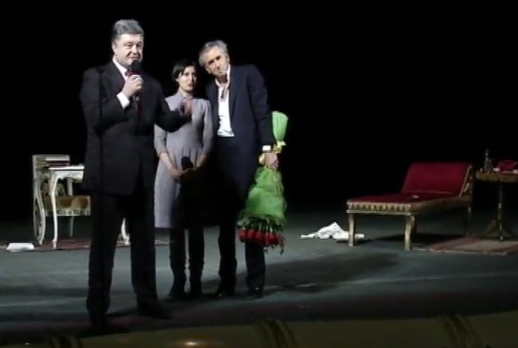 Порошенко виступив після спектаклю "Готель Європа"