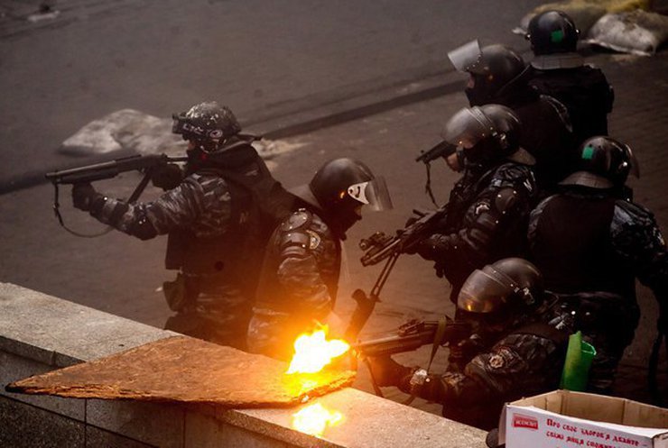 За расстрел Евромайдана задержали двух бойцов "Беркута"