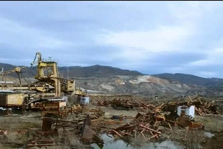 У Боснії зсувом ґрунту поховало 4 шахтарів