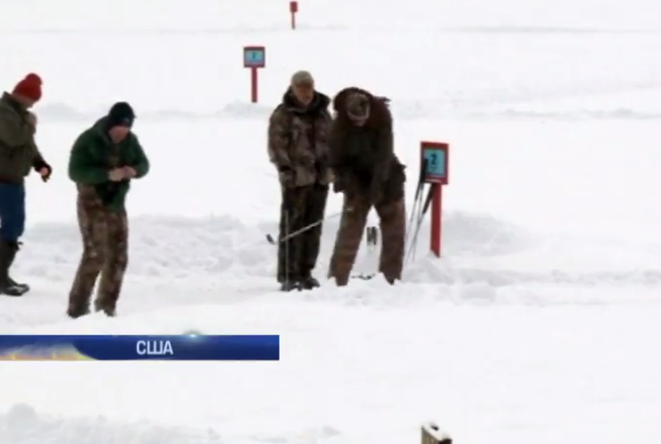 В США гольфісти використали снігопад на свою користь