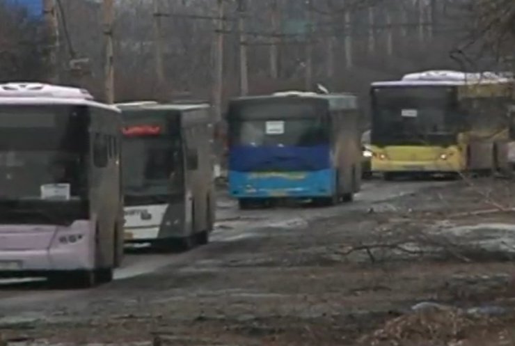 Із Дебальцевого евакуювали 700 мешканців на 25 автобусах