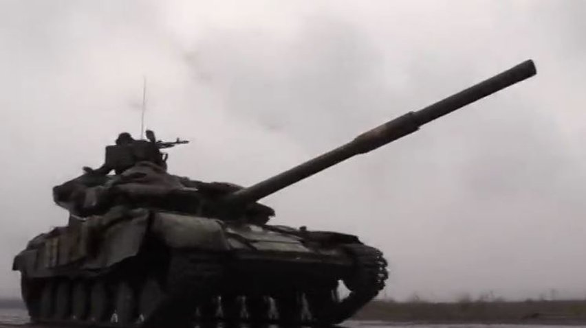 До Дебальцево йдуть на підкріплення танки
