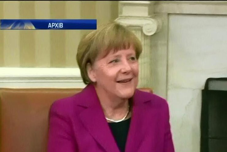 Меркель переконала США не постачати зброю в Україну