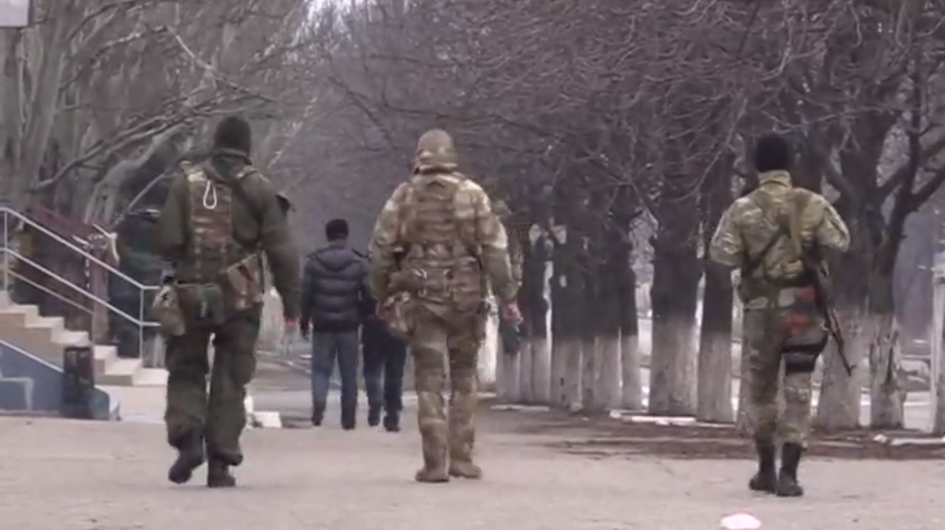 Террористы разгуливают по украинской Марьинке