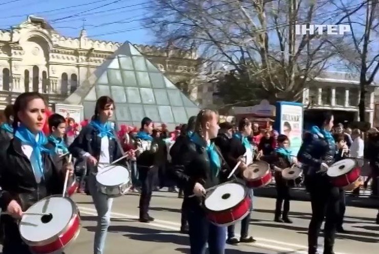 У Криму дітей вивели на проросійський мітинг
