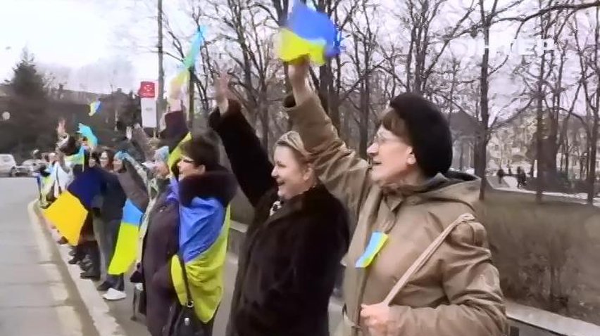 Маріуполь вийшов на мітинг проти агресії Росії