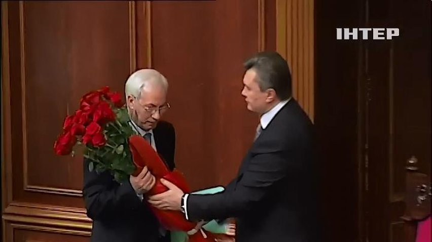 Янукович и Азаров продолжают получать пенсии от Украины