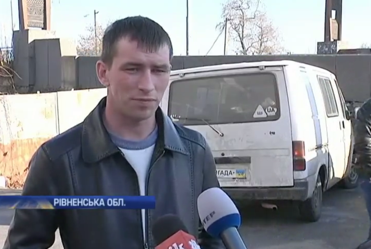 На Рівненщині міліціонери обстріляли машину військових з Донбасу