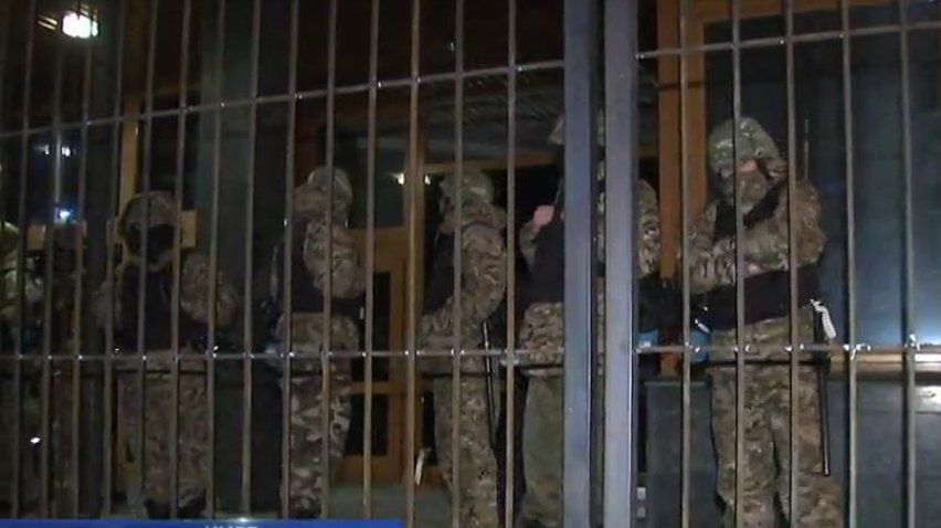 В здание "Укрнафты" не пускают журналистов