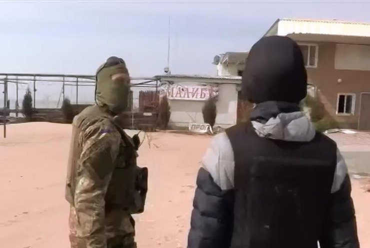 Бойцов в Широкино обстреливают снайперы