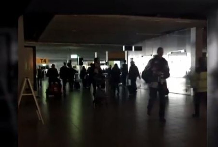 В Амстердамі через аварію людей заблокувало у метро