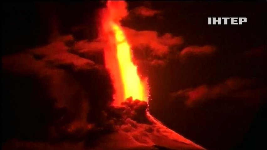 У Чилі проводять евакуацію через виверження вулкану
