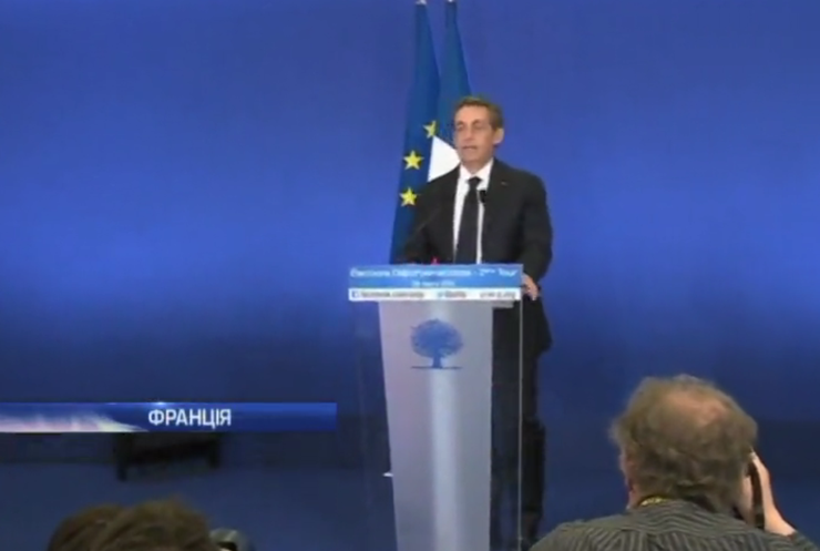 У Франції на місцевих виборах перемагає партія Саркозі