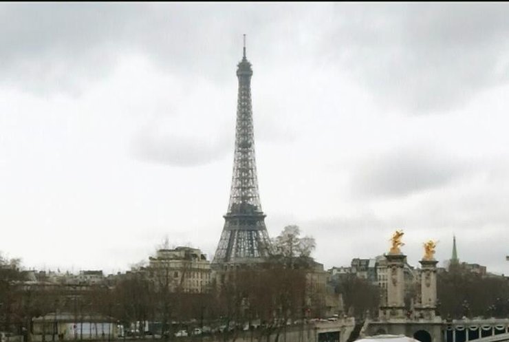 Журналіста в Парижі оштрафували на 1000 євро за зйомки з безпілотника