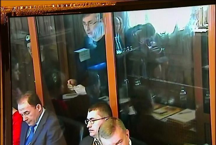 Рада дозволила арештувати суддів Єфремова та Луценко