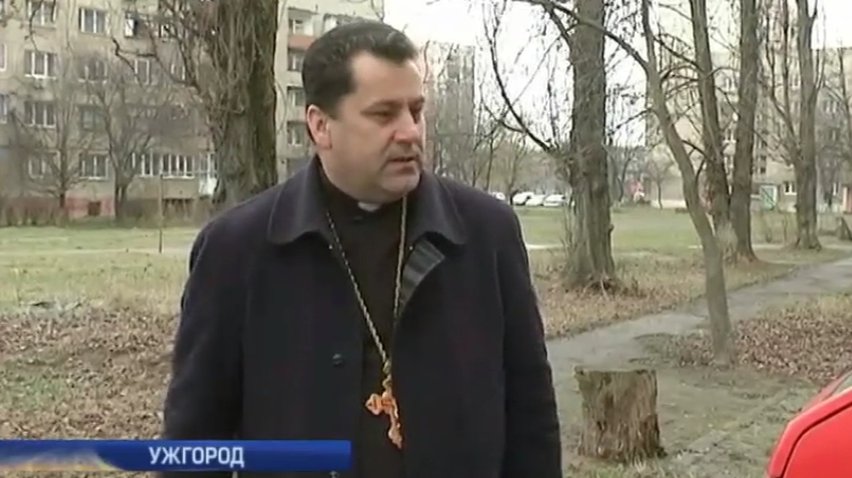 В Ужгороді купують сан священника, щоб "відкосити" від служби