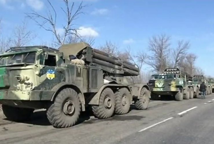 Армейцы с передовой поздравили украинок с 8 марта