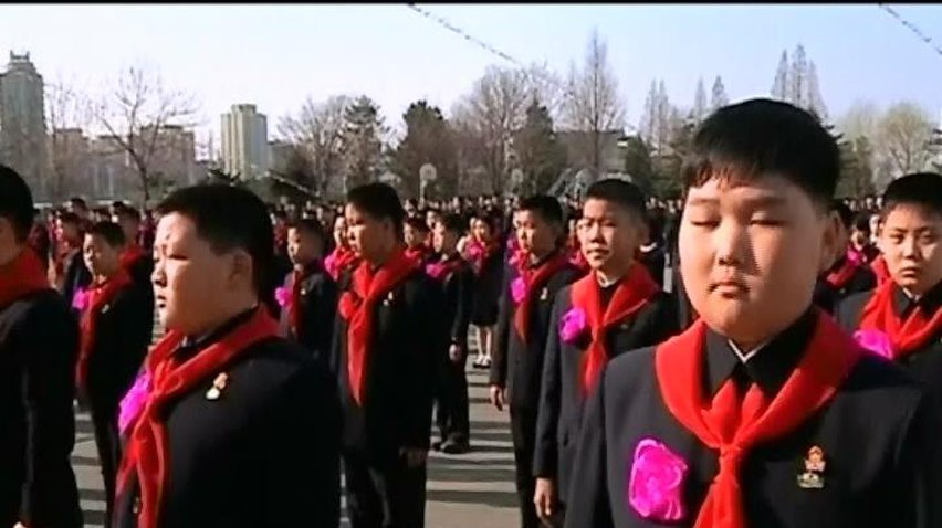 Школярі Північної Кореї розпочали навчання