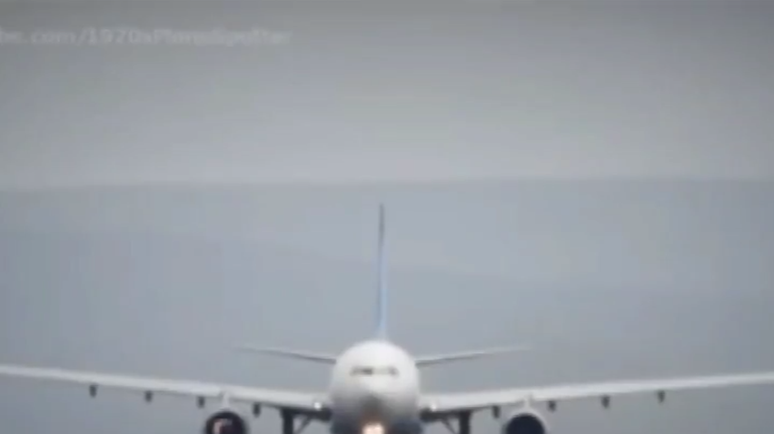 У Стамбулі під час зльоту в літака вибухнув двигун