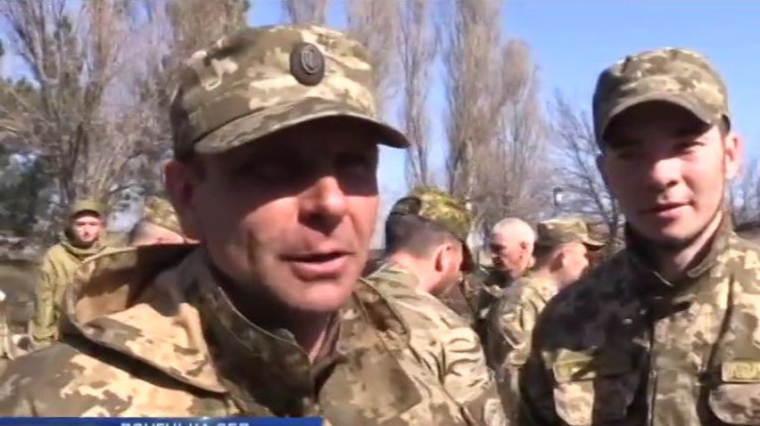 Великдень на фронті військові святкували в окопах (відео)
