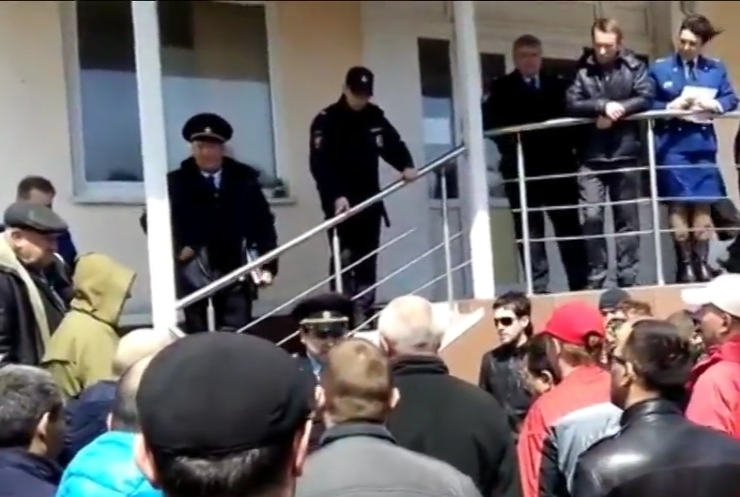 У порту Кавказ поліція намагалася розігнати страйк далекобійників