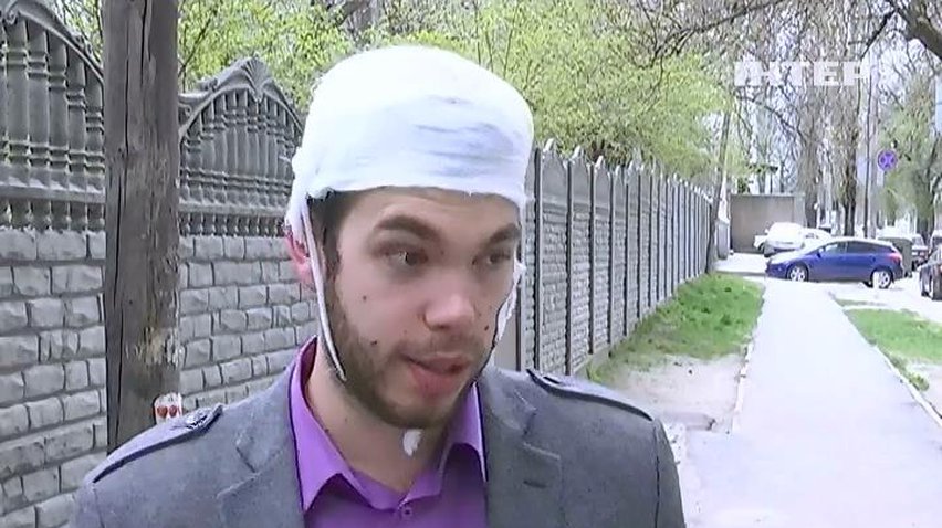 У Криму українському активісту розбили голову пляшкою