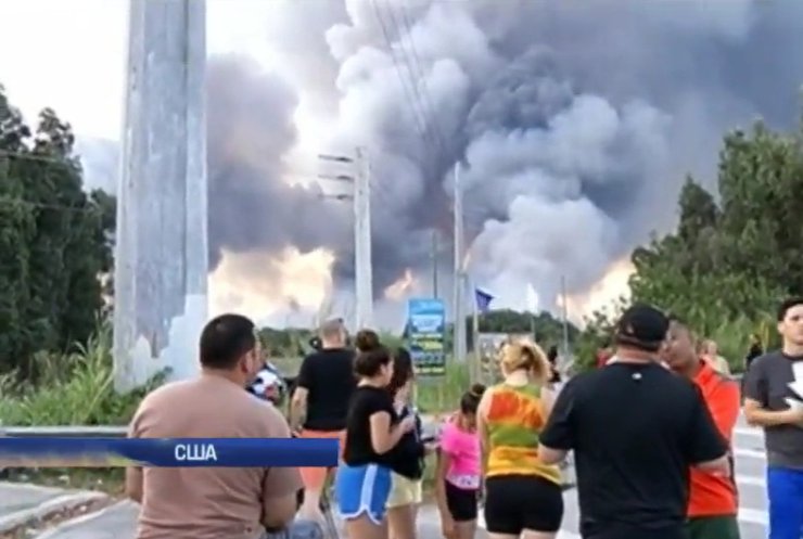 У Маямі масштабна пожежа спалила 300 акрів території