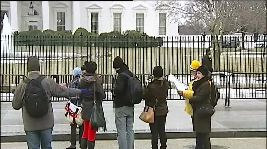 Білий Дім огородять парканом через атаки фанатів Обами