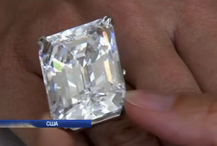 Аукціон "Сотбіс" продав діамант у 100 каратів