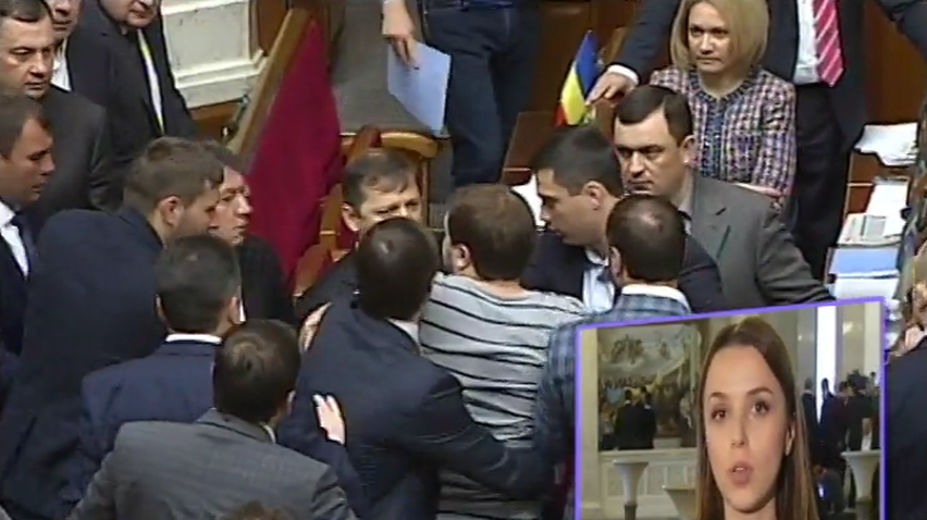 Депутати в Раді сваряться в очікуванні генпрокурора Віктора Шокіна