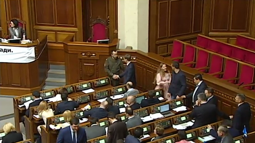 Депутати пішли з Ради проваливши законопроекти